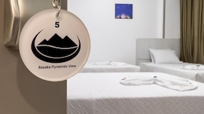 Triple Room | In-room safe, soundproofing, free WiFi - New Alaska Pyramids View (Giza)