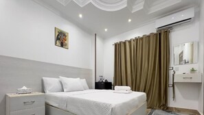 Double Room, Balcony | In-room safe, soundproofing, free WiFi - New Alaska Pyramids View (Giza)