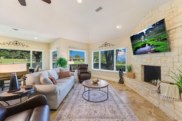Smart TV, fireplace, stereo