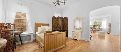 3 bedrooms, iron/ironing board, travel cot, free WiFi