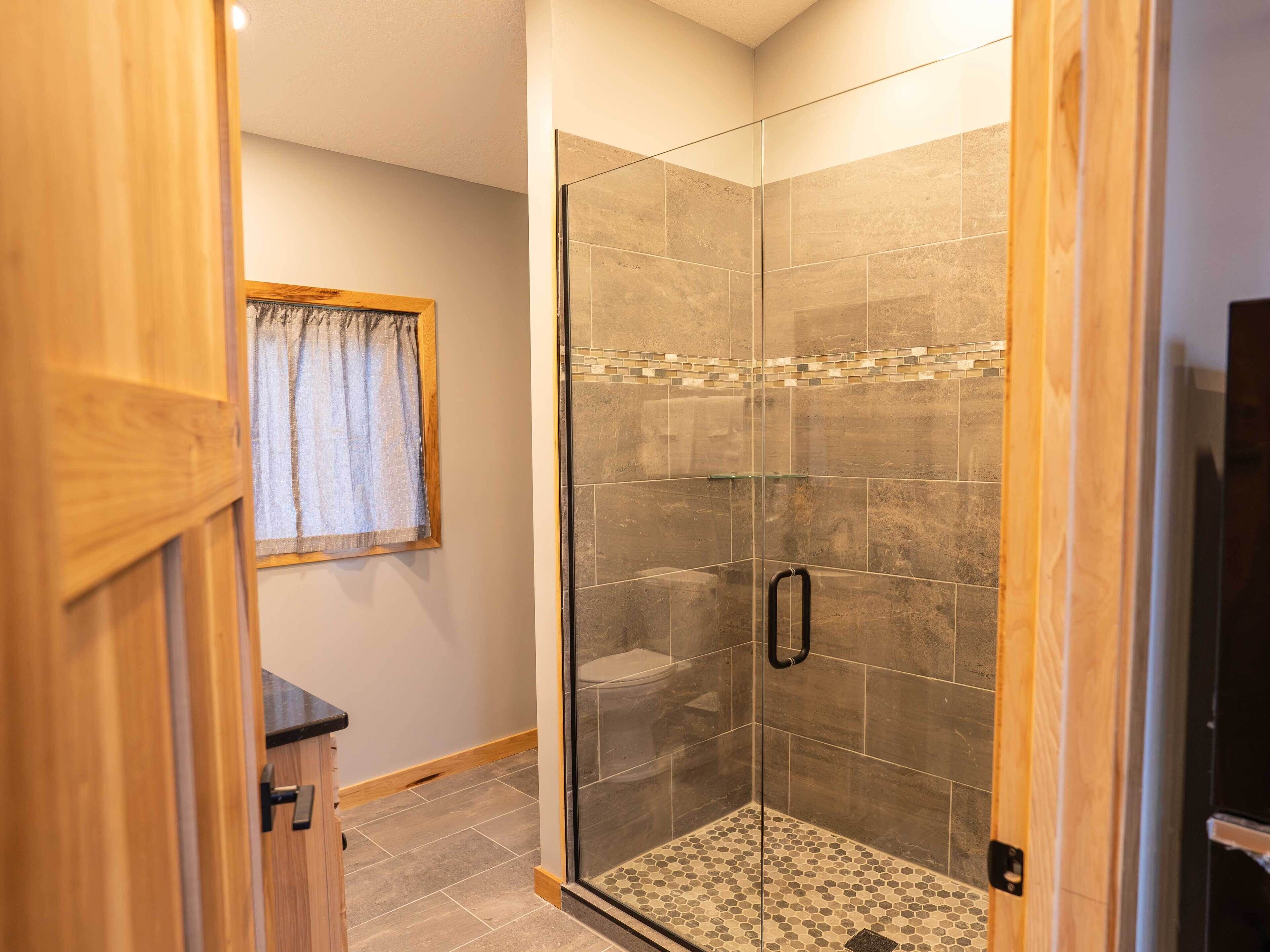 Towels, soap, shampoo, toilet paper