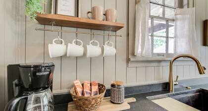 Hot tub, 4bd Family Home - Bertrand Cottage