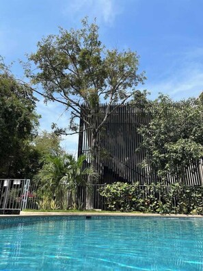 3 albercas al aire libre