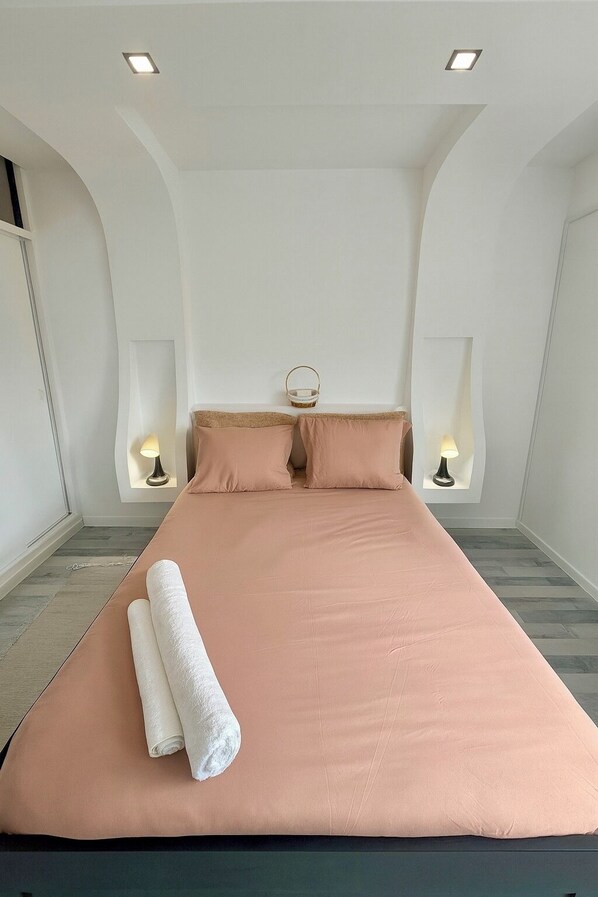 3 chambres, fer et planche à repasser, accès à Internet, literie fournie