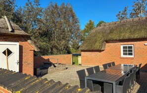 Outdoor dining - Lovely home in Væggerløse with sauna (Væggerløse)