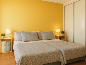 2 soverom, strykejern/-brett, reiseseng for barn og wi-fi (inkludert)