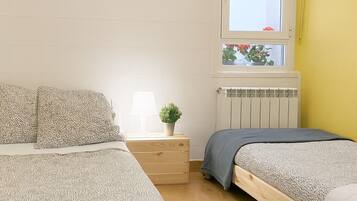 2 chambres, fer et planche à repasser, lit parapluie, Wi-Fi gratuit