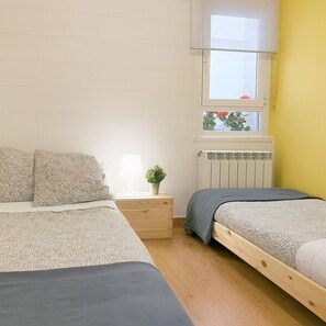 2 chambres, fer et planche à repasser, lit parapluie, Wi-Fi gratuit