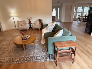 Smart TV, fireplace, video games, table tennis