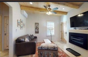 TV, fireplace - Walk to Plaza and Canyon Road in casita of your own! (Santa Fe)