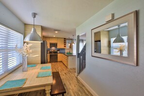 Microwave, oven, stovetop, dishwasher - FLIP FLOP LIING 2! 4 Bdrms, 3 Bths, STEPS TO THE SAND! (New Smyrna Beach)