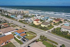 Exterior - FLIP FLOP LIING 2! 4 Bdrms, 3 Bths, STEPS TO THE SAND! (New Smyrna Beach)