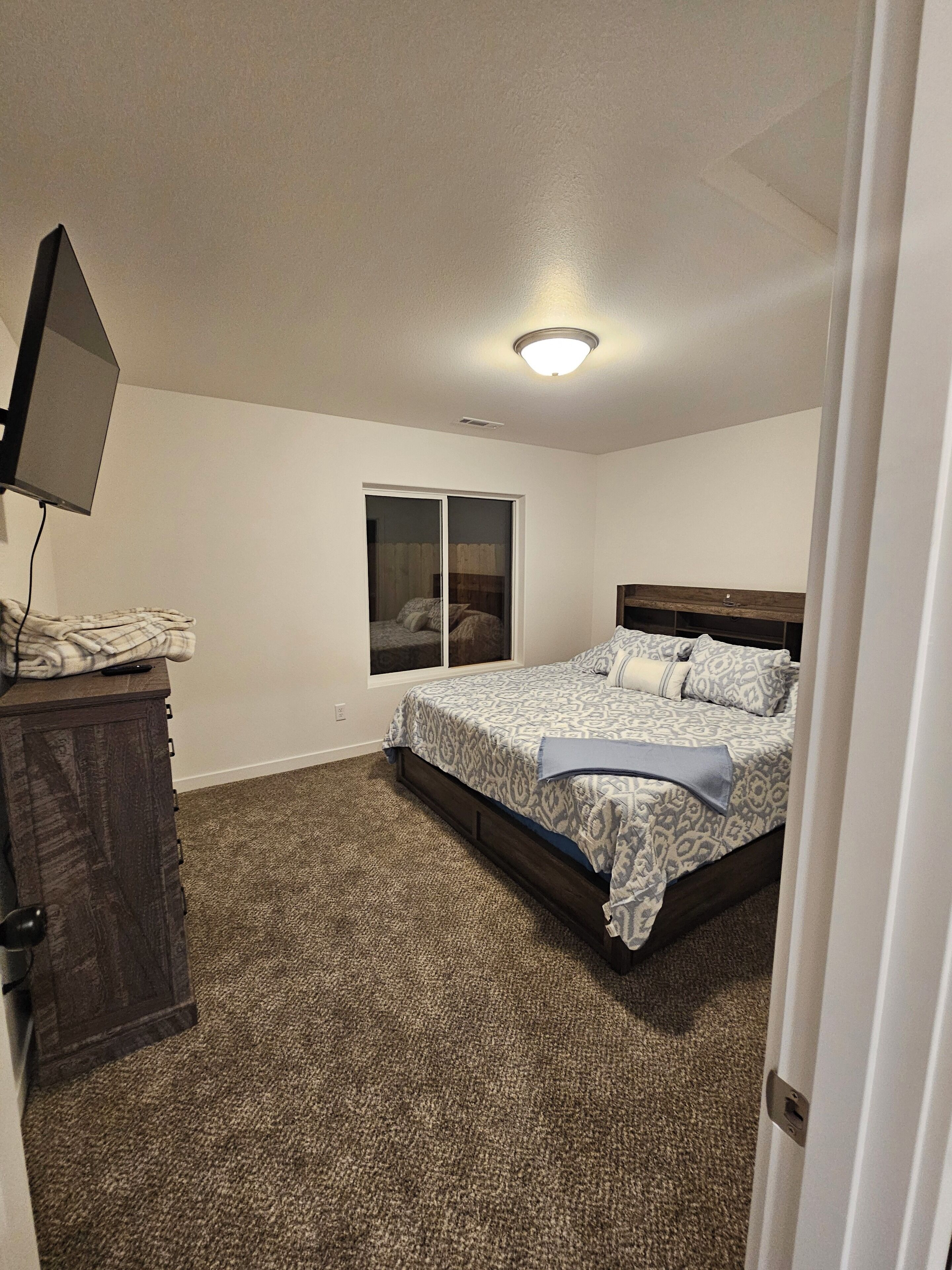 3 多间卧室、熨斗/熨衣板、WiFi、床单