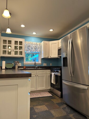 Safe, spacious, and comfortable 4 bed 3 bath house in midtown Shreveport