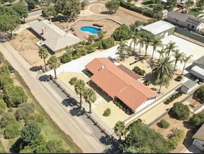 Exterior - Spacious 4-bedroom house in Riverside with AC (Riverside)