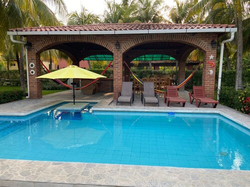3-bedroom house in fabulous Los Cobanos with AC, Surrounded by trees and birds