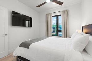 2 habitaciones, escritorio, tabla de planchar con plancha y wifi gratis 