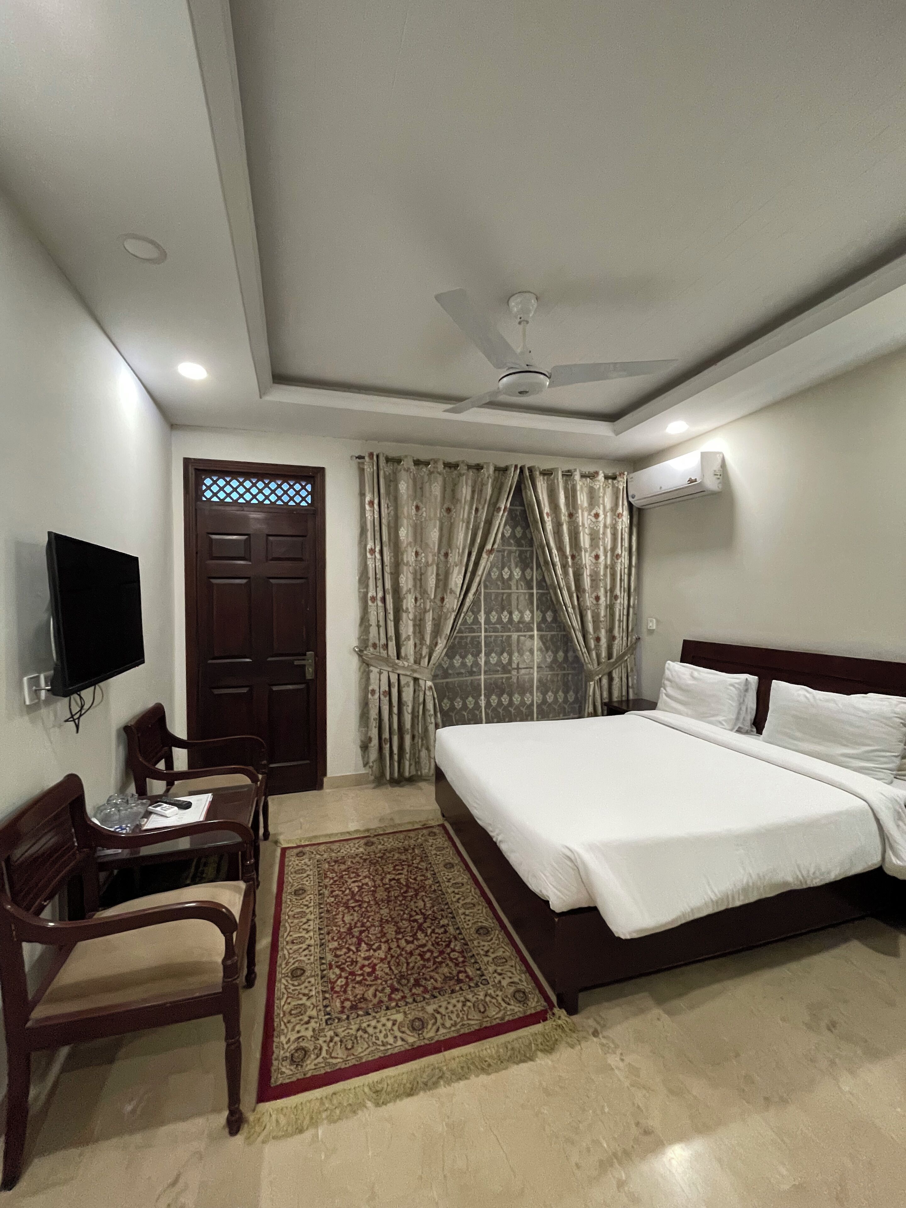 6 soverom, strykejern/-brett, wi-fi og sengetøy