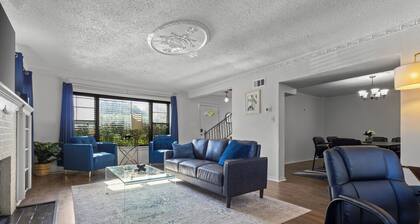 Spacious 5BR 3 miles to Downtown Dallas & Deep Ellum Sleeps 16