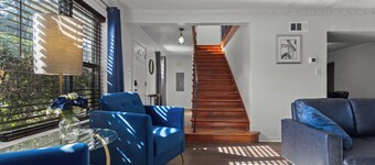 5BR Historic Home Soaking Tub Firepit Balcony Near Downtown Deep Ellum Baylor