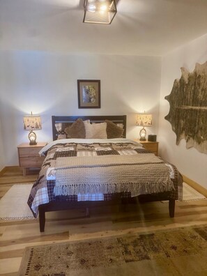 2 bedrooms, free WiFi, bed sheets - Rock Ridge Retreat - Mountain views surround you. Wildlife is abundant & Privacy (Pinedale)