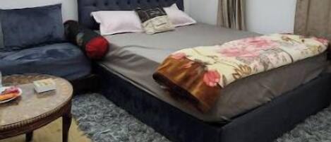 1 bedroom, WiFi, bed sheets