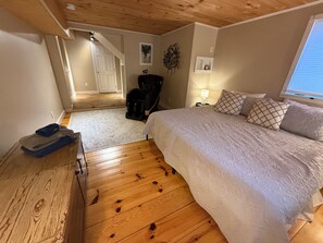 3 bedrooms, travel cot, free WiFi, bed sheets - Modern 3+bedroom house minutes from Attitash and Storyland (Bartlett)