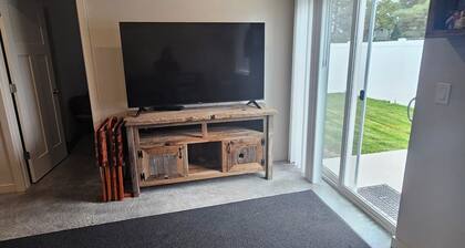 Charming 2-bedroom house in nice Stanfield with AC