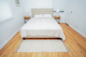 3 عدّة غرف نوم ومكواة/لوح كي وواي فاي وملاءات أسرّة