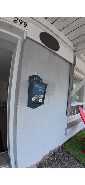 Exterior detail - La Suite | Downtown Saint-Georges (Saint-Georges)