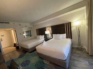 1 bedroom, iron/ironing board, WiFi, bed sheets - FREE Parking! Penthouse Unit at The Palms Waikiki (Honolulu)