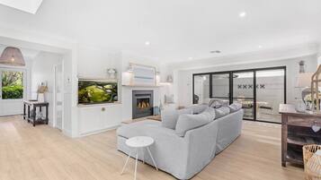 TV, fireplace, DVD player, stereo