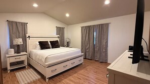 2 habitaciones, tabla de planchar con plancha, cuna de viaje y wifi 