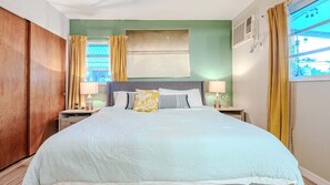 4 bedrooms, iron/ironing board, WiFi, bed sheets