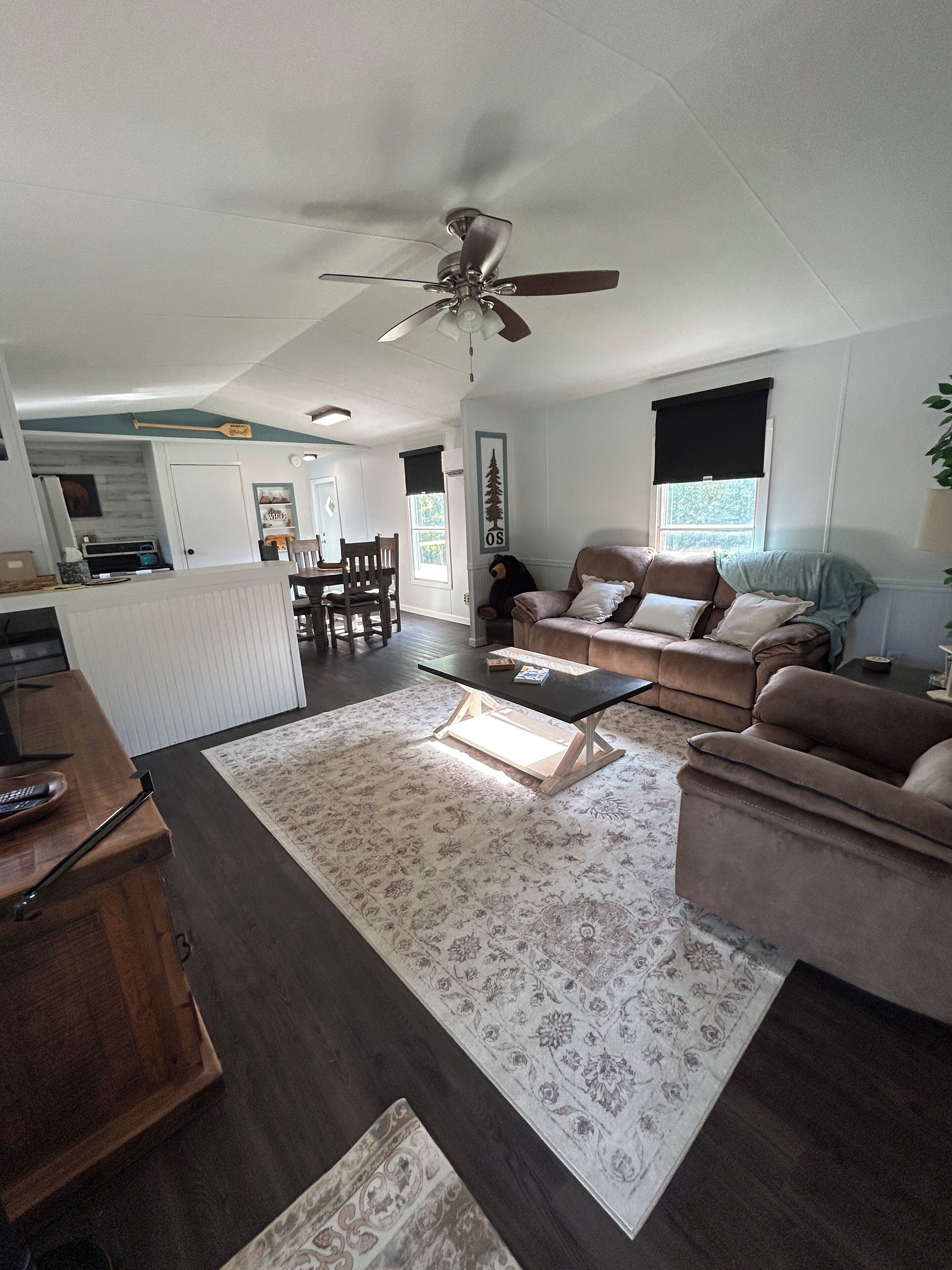 Smart TV, reproductor de DVD y libros 