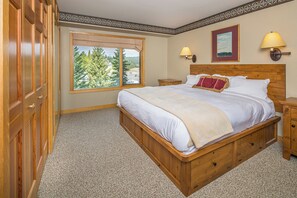 1 bedroom, iron/ironing board, free WiFi, bed sheets - New! Ski in/out w/views of Lone Peak, Pool/Hot Tub (Big Sky)