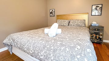 Iron/ironing board, WiFi, bed sheets