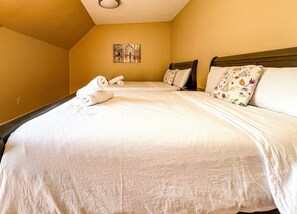 Iron/ironing board, WiFi, bed sheets