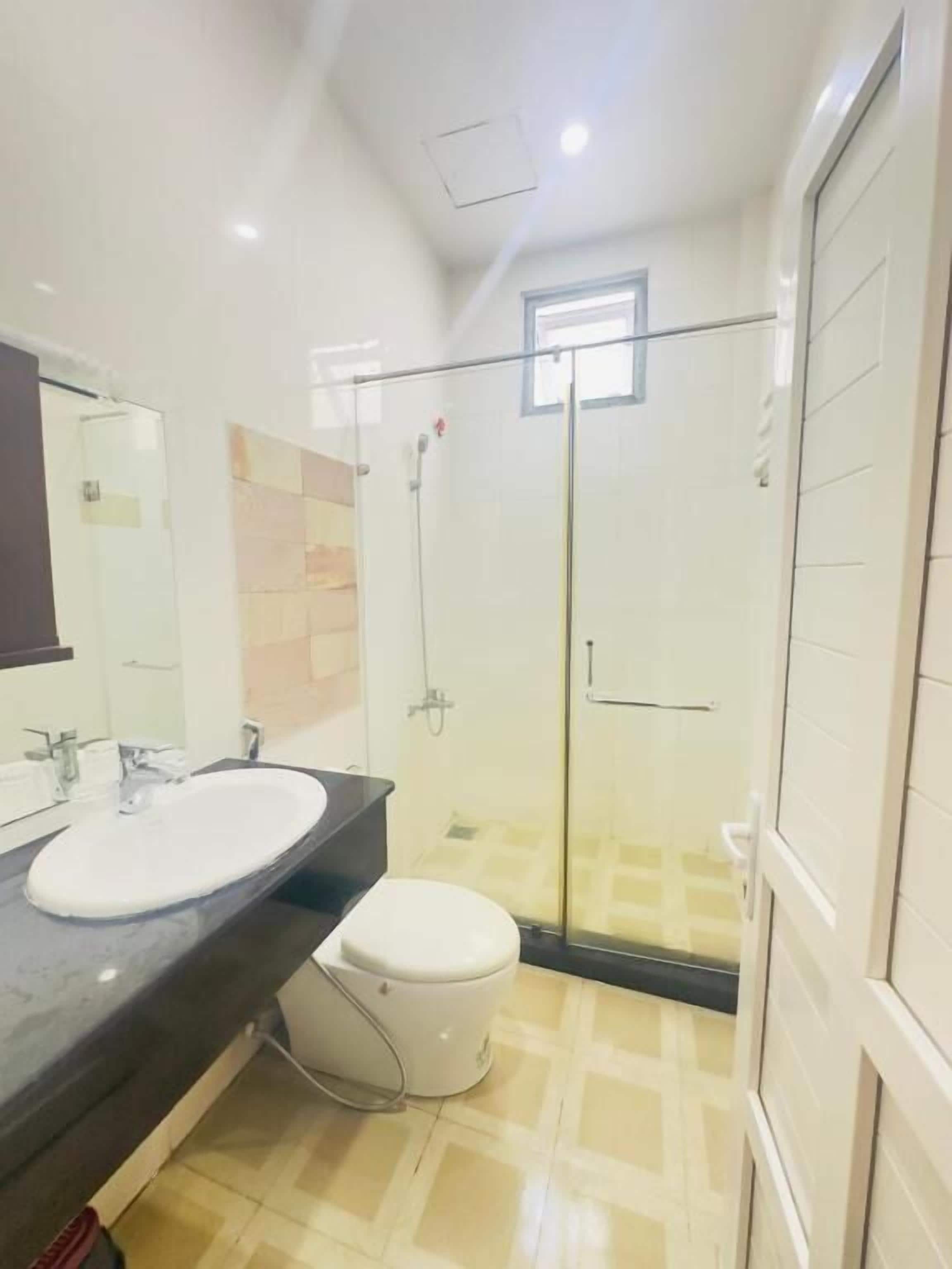 Shower, free toiletries, towels, soap