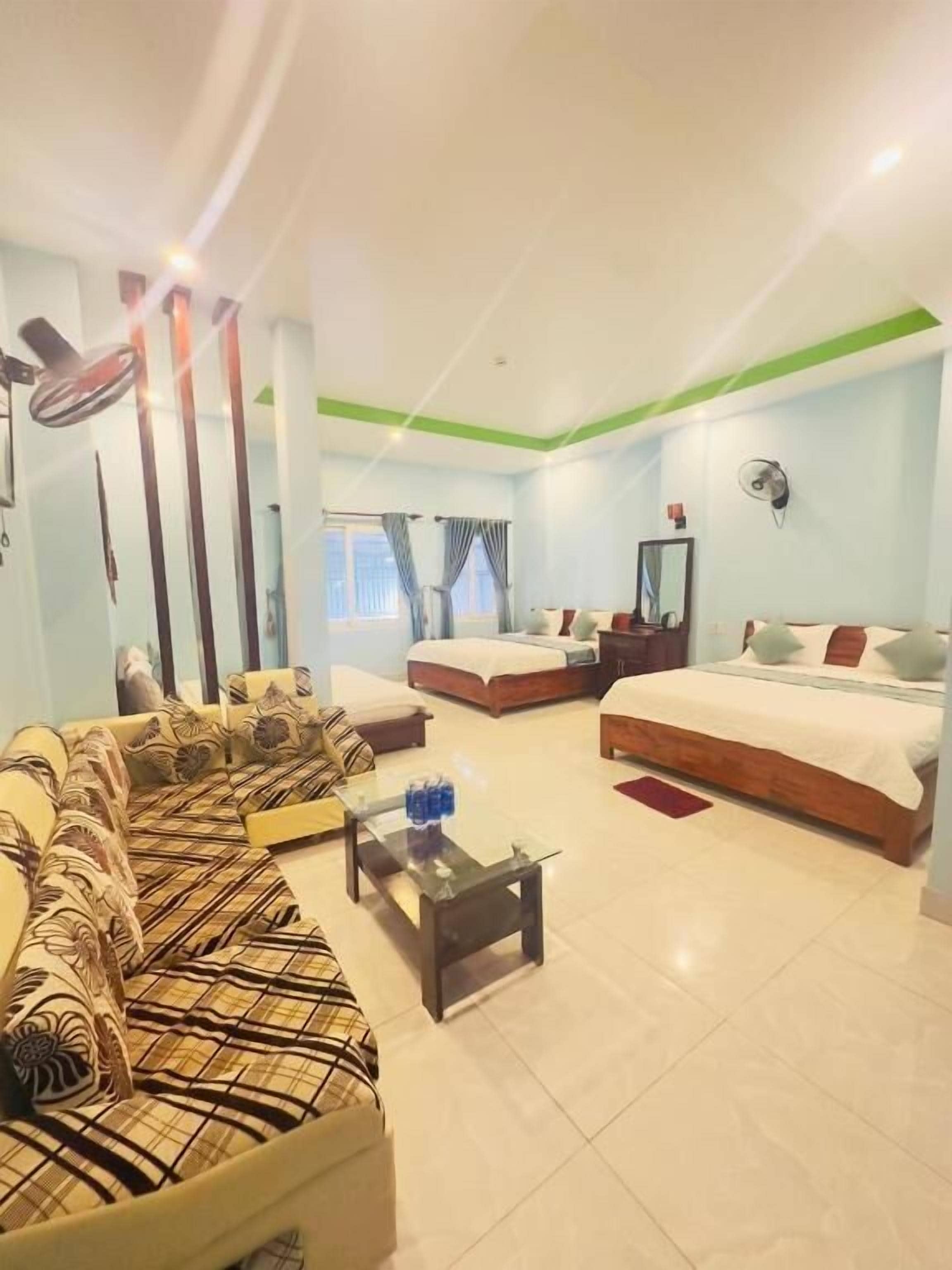 办公桌、免费 WiFi、轮椅无障碍