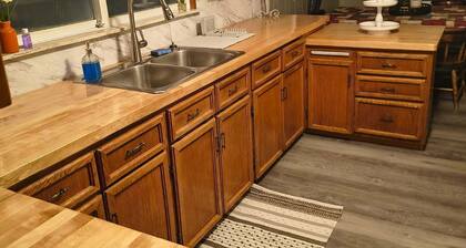 Charming 3-bedroom house with AC in Harrietta