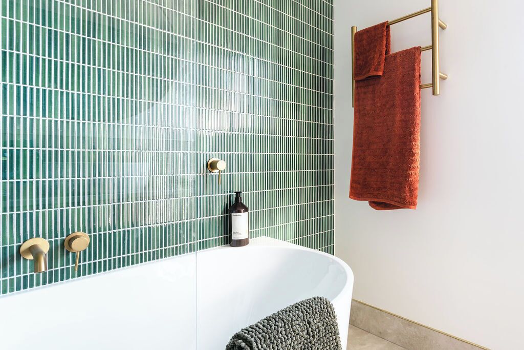 Hårtørrer, håndklæder, Sæbe, Toiletpapir