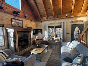 TV, peis og stereoanlegg