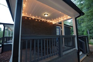 Terrace/patio - Luxury 4BR 4BA • In-law suite • Firepit Lounge (Decatur)