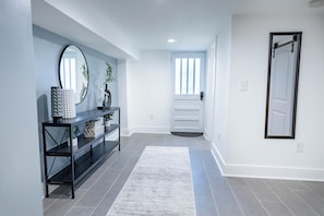 Interior - Luxury 4BR 4BA • In-law suite • Firepit Lounge (Decatur)