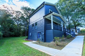 Exterior - Luxury 4BR 4BA • In-law suite • Firepit Lounge (Decatur)