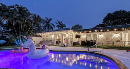 Lakefront Getaway 5BR/3BA • Heated Pool Paradise