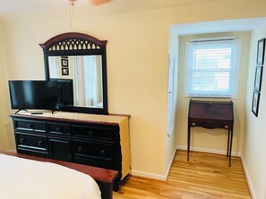 4 bedrooms, iron/ironing board, free WiFi, bed sheets