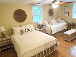 4 bedrooms, iron/ironing board, free WiFi, bed sheets