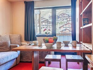 Dining - Les Olympiades by Interhome (Val Thorens)